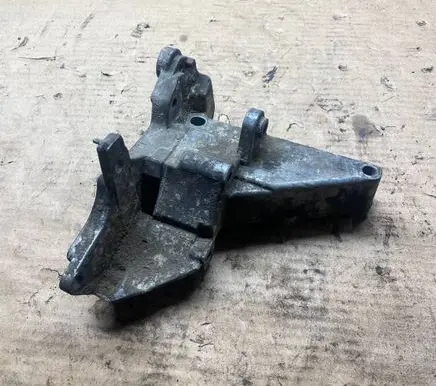 BMW 5 E34 Generator/alternator bracket 22427869 35712A