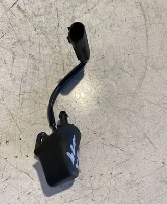 BMW 3 E92 E93 Windshield washer spray nozzle 