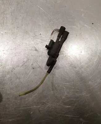 Mercedes-Benz E W211 Valve vacuum 0025401497