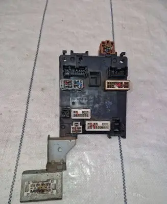 Nissan Patrol Y61 Fuse module
