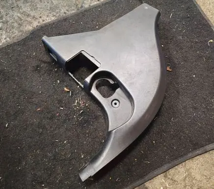 BMW 1 E81 E87 Foot area side trim 7058133 107004 11242010