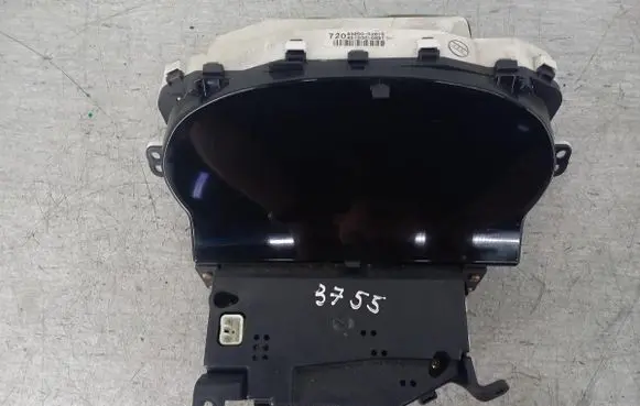 Toyota Yaris Speedometer (instrument cluster) 