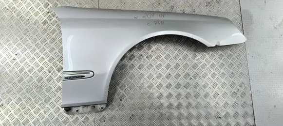 Mercedes-Benz CLK A209 C209 Fender A2098800418