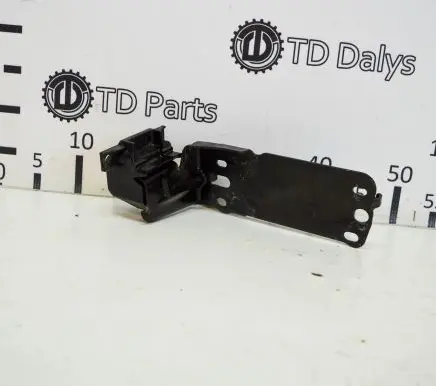BMW 3 E90 E91 Radiator support slam panel bracket 7117811