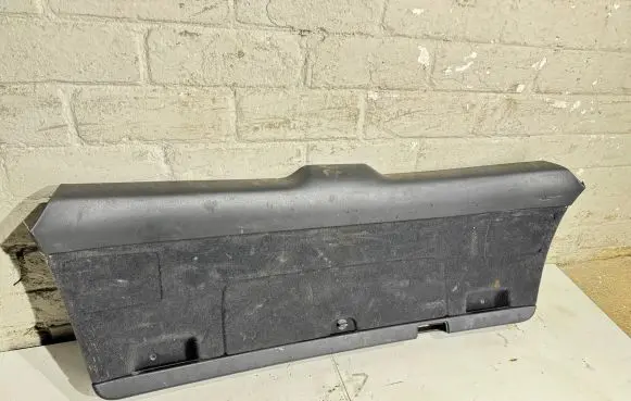 Audi A4 S4 B7 8E 8H Tailgate trim 8e9867979B