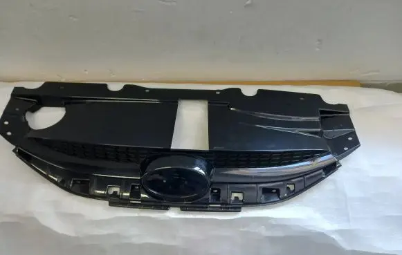 Hyundai ix35 Front bumper upper radiator grill 863512Y000