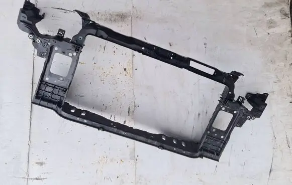 Hyundai i30 Radiator support slam panel
