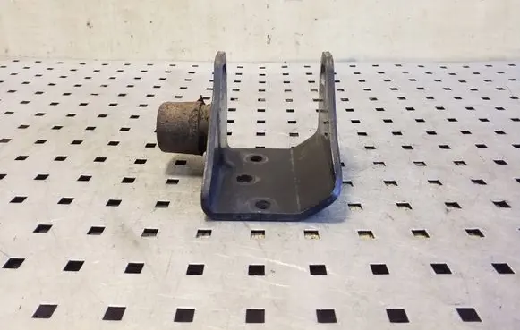 Toyota Corolla Verso E121 Engine mounting bracket