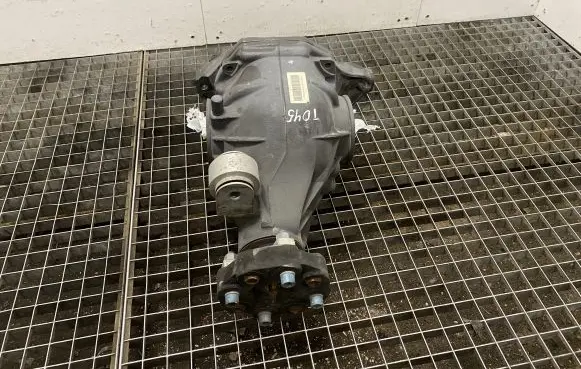 Mercedes-Benz CLS C218 X218 Rear differential A2033510705 A2043510508
