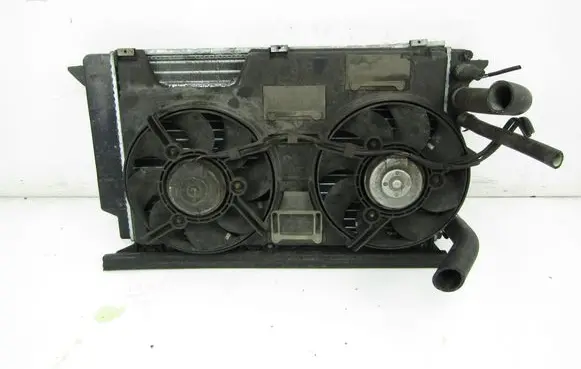 Audi 80 90 S2 B4 Coolant radiator 