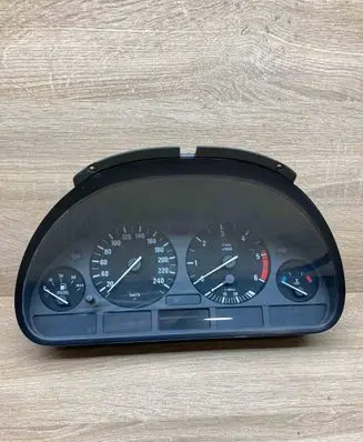 BMW 5 E39 Speedometer (instrument cluster) 8375898 110008735