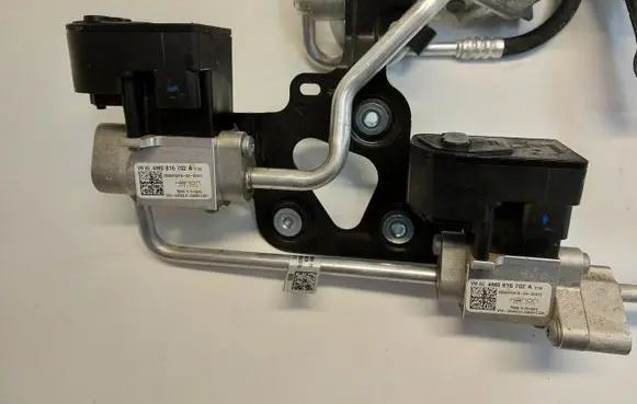 Porsche Taycan 9J1 Air conditioning (A/C) expansion valve 4M0816702AJLK01