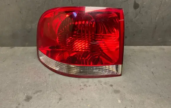 Volkswagen Touareg I Rear/tail lights 7L6945095P 0028250102 28259002
