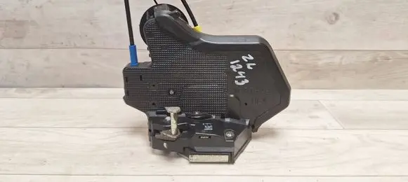 Toyota Corolla Verso AR10 Rear door lock 
