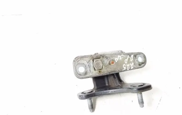 Mercedes-Benz E W212 Front door lower hinge A2047201837
