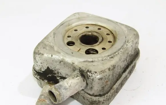 Volkswagen Bora Oil filter mounting bracket