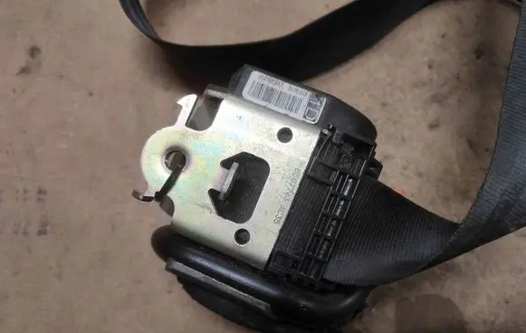 Citroen C4 I Front seatbelt 96479909XX B507743AC35