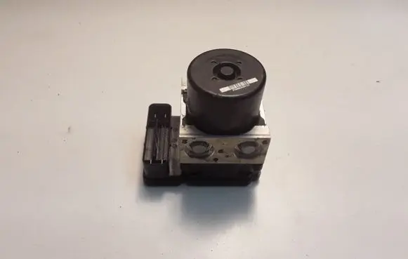 Volvo V40 ABS Pump 31423315
