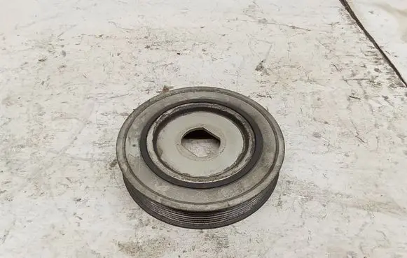 Renault Trafic II (X83) Crankshaft pulley 8201058962