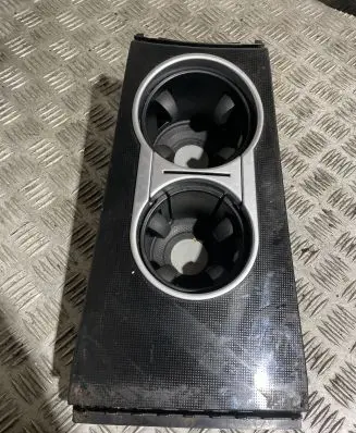 Cup holder front