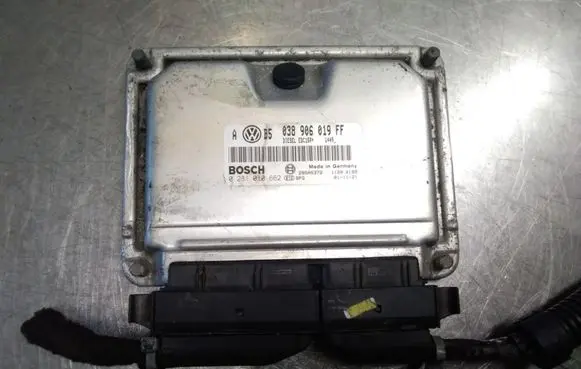 Volkswagen Golf IV Engine control unit/module 038906019FF 0281010662