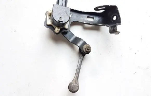 Toyota Prius (XW50) Rear air suspension level height sensor 8940847020 7F2311