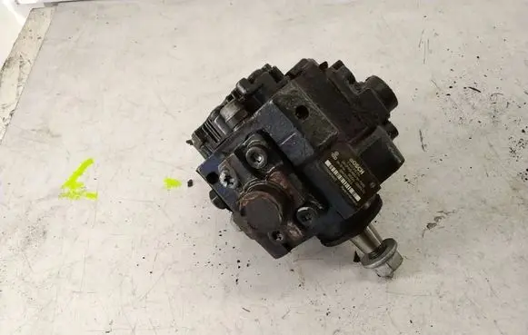 Audi Q7 4L Fuel injection high pressure pump 0445010154 059130755S