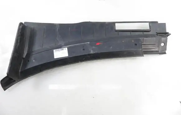 Volkswagen Golf III Wiper trim 1H1819416B