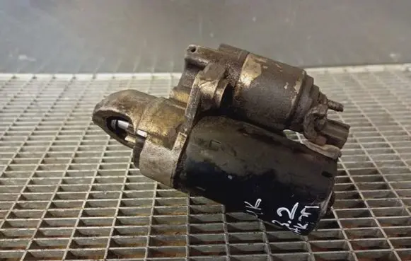 Audi A6 S6 C6 4F Starter motor AUK