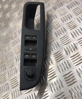 Volkswagen Jetta V Electric window control switch 1K5857934