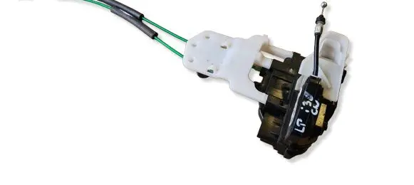 Hyundai i30 Front door lock 813102L020