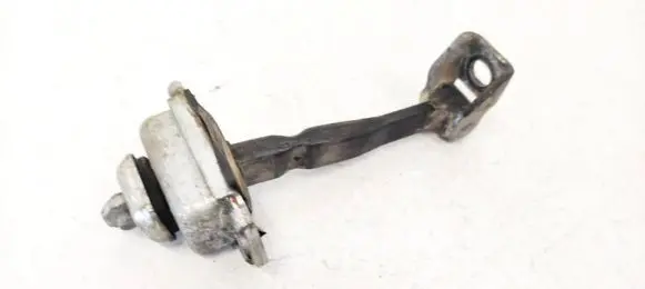 Skoda Octavia Mk2 (1Z) Rear door check strap stopper 1Z0839249