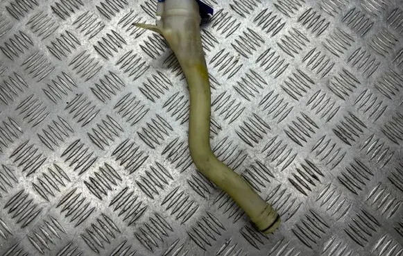 Volvo XC90 Window washer liquid tank fill tube 30663278