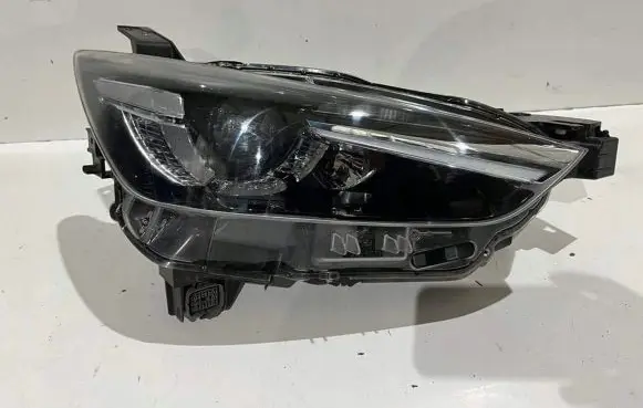 Mazda CX-3 Headlight/headlamp D10E51030