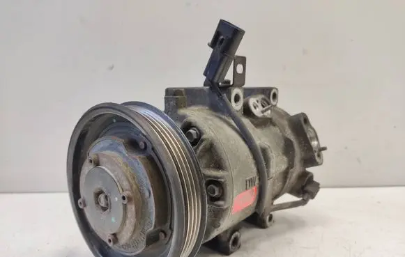 Hyundai i40 Air conditioning (A/C) compressor (pump) 1B33E00700 1M2820165