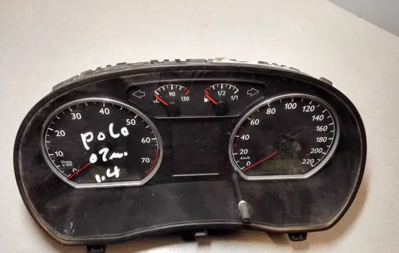Volkswagen Polo Speedometer (instrument cluster) 6Q0920801B 110080124
