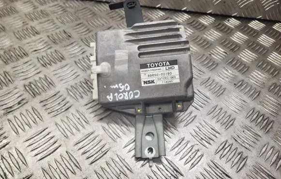 Toyota Corolla E120 E130 Power steering control unit/module 8965002150