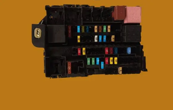 Renault Laguna III Fuse box set 8200393836