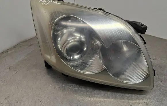 Toyota Avensis T250 Headlight/headlamp 0543
