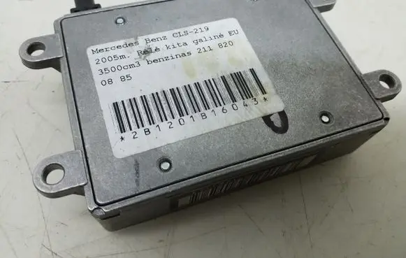 Mercedes-Benz CLS C219 Aerial antenna amplifier A2118200885