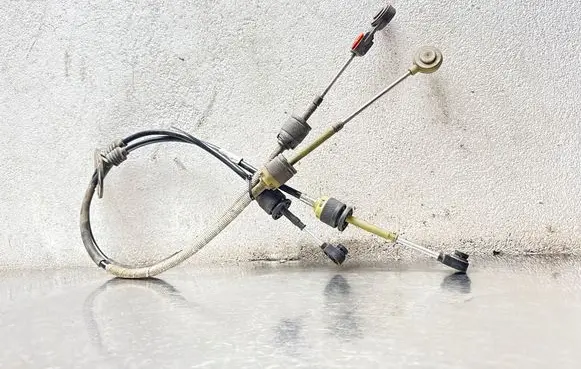 Ford Focus Gear shift cable linkage 9M5R7E395FA