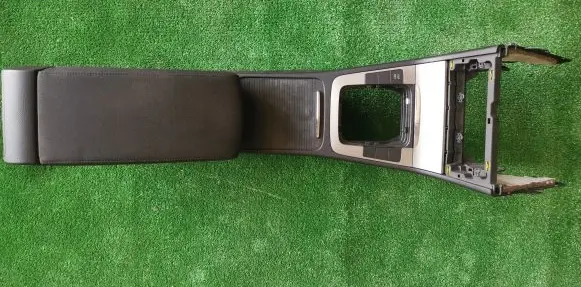 Volkswagen PASSAT B6 Center console 3C1863241