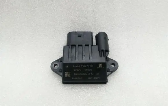 Mercedes-Benz G W461 W463 1st Gen Glow plug pre-heat relay A6429007701