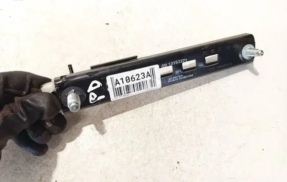 Opel Corsa D Seat belt adjustment rail 13153271 607850700f