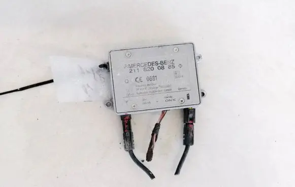 Mercedes-Benz ML W164 Antenna control unit 2118200885