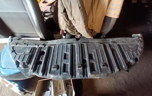 Renault Captur Front bumper skid plate/under tray 