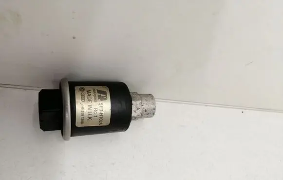 Air conditioning (A/C) pressure sensor