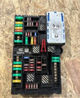 BMW 5 G30 G31 Fuse module 6837091