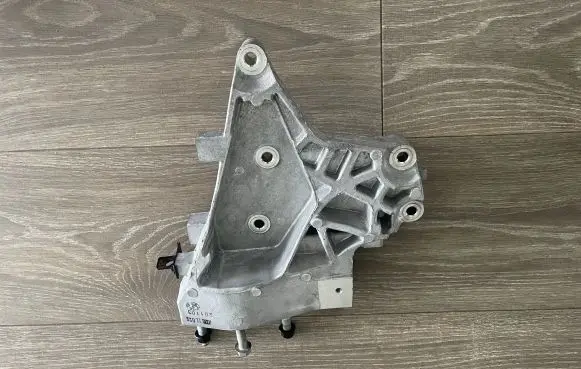 KIA Niro Engine mounting bracket 201103