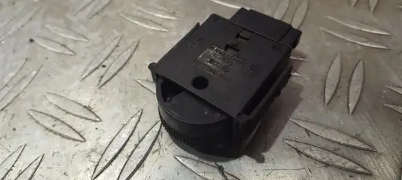 Volkswagen Golf III Headlight level height control switch 1h6941333